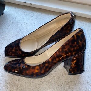 Vibe Women's Tortoise Shell Block Heels